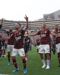  南美解放者杯，弗拉门戈客场连胜晋级