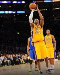  老兵传帮带见成效，更衣室凝聚战斗力