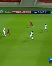  法国甲組足球聯賽呈现群雄逐鹿格局榜首多次易主