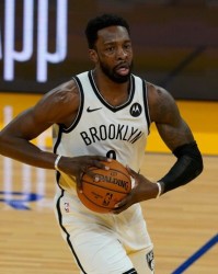  主场优势尽显，球迷助威声震四方