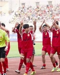  草根球队圆梦记，业余选手击败职业队