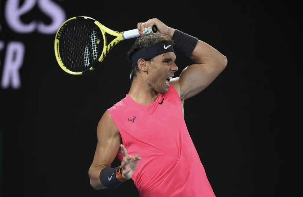  纳达尔伤愈复出首秀告捷展现王者风范