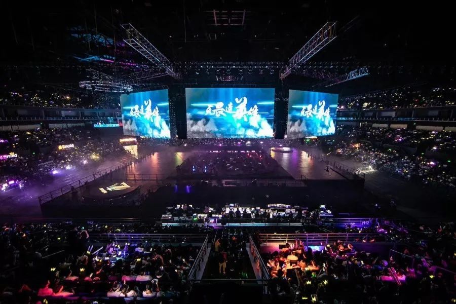  电竞周边产品热销，粉丝经济持续升温