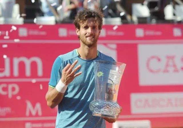  兹维列夫柏林登顶，本土作战斩获职业生涯首冠