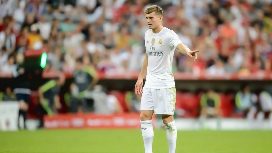  荷兰中场新核加盟皇马，银河战舰再添强援