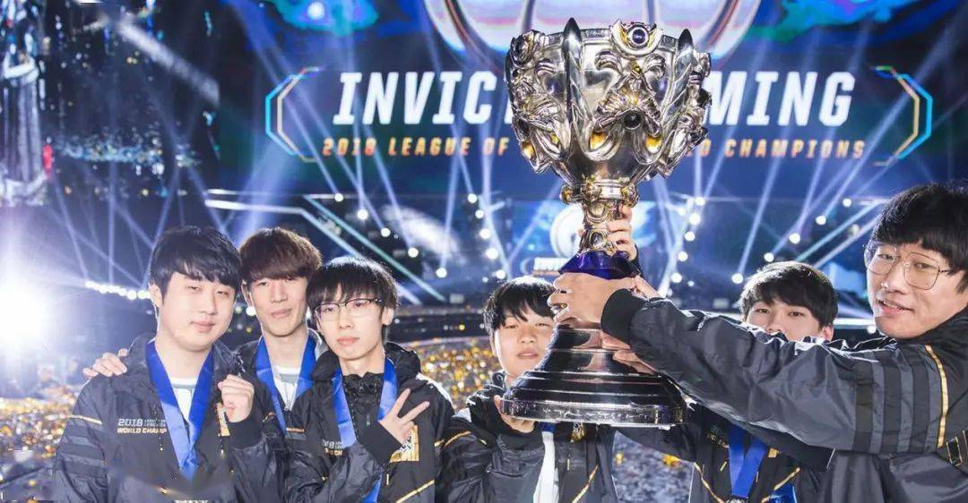  顶级战队会师决赛点燃电竞激情