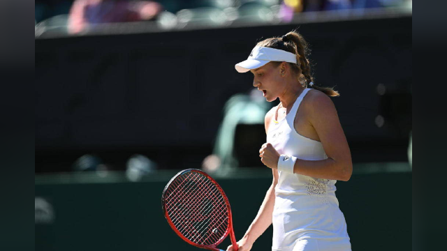  莱巴金娜温网夺冠书写新传奇